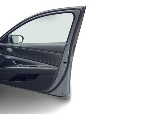 Used 2022 Hyundai Elantra SEL w/ Convenience Package FWD image 9