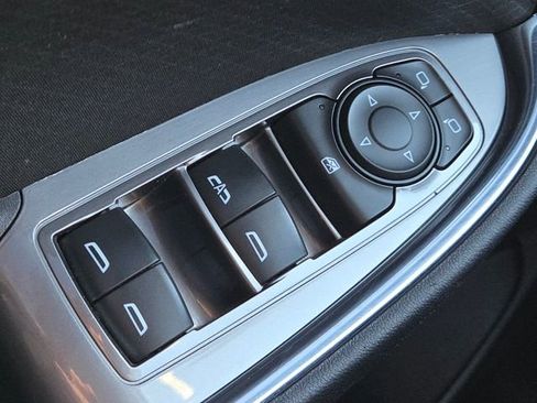 Used 2017 Chevrolet Malibu LT image 24