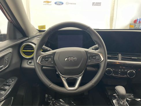 Certified 2024 Chevrolet Trax ACTIV w/ Sunroof Package FWD image 12