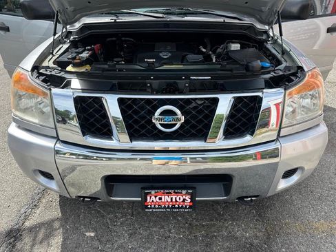 Used 2013 Nissan Titan SV AWD/4WD image 33