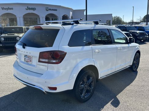 Used 2020 Dodge Journey Crossroad w/ Popular Equipment Group FWD image 7