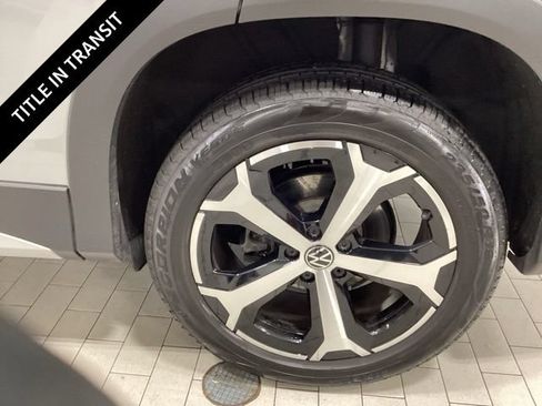 Used 2026 Volkswagen Tiguan SE AWD/4WD image 23