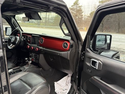 Used 2020 Jeep Gladiator Rubicon w/ Advanced Safety Group image 36