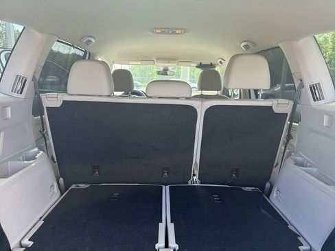 Used 2020 Volkswagen Atlas SE w/ Towing Package FWD image 25