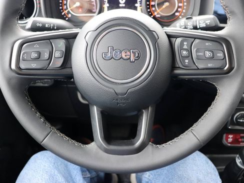 Used 2026 Jeep Wrangler Unlimited Rubicon AWD/4WD image 29