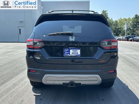 Certified 2025 Honda Pilot TrailSport image 26