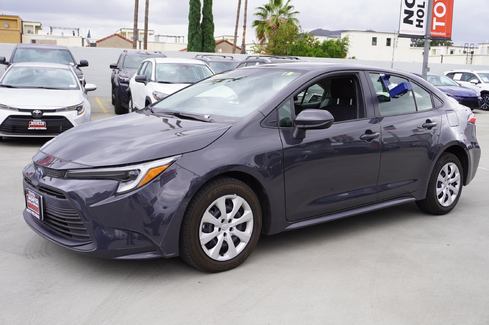 Certified 2023 Toyota Corolla LE FWD image 3