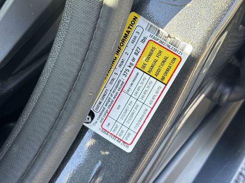 Used 2017 Ford Focus SEL image 34