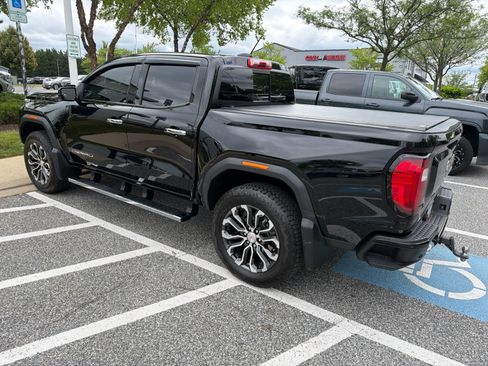 Used 2025 GMC Canyon Denali AWD/4WD image 3