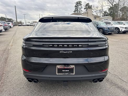 Used 2025 Porsche Cayenne Coupe image 6
