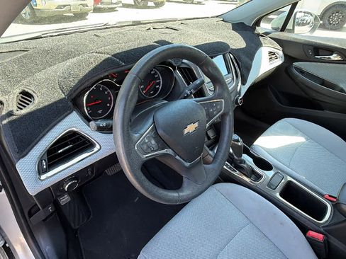 Used 2019 Chevrolet Cruze LS w/ LS Fleet Convenience Package FWD image 10