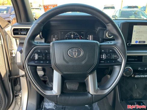 Certified 2025 Toyota 4Runner SR5 AWD/4WD image 22