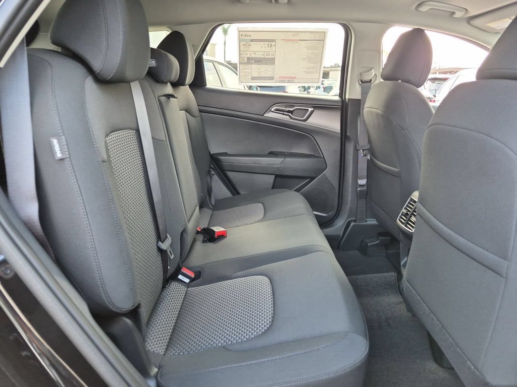 New 2027 Kia Sportage LX FWD image 27