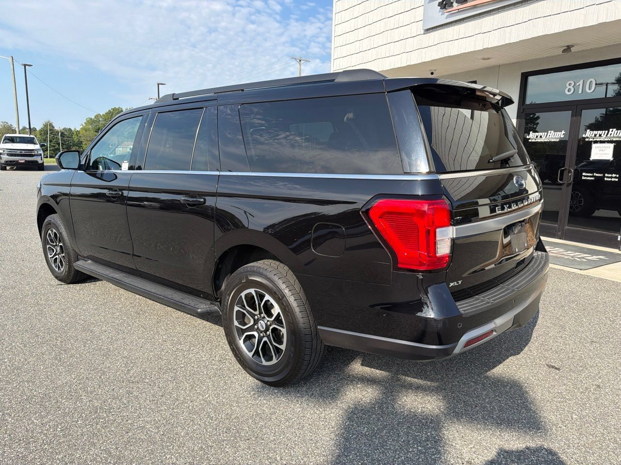 Used 2023 Ford Expedition Max XLT RWD image 5