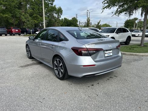 Used 2025 Honda Civic Sport Touring image 4