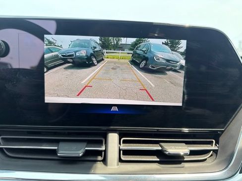 Used 2024 Chevrolet Trax LT FWD image 17