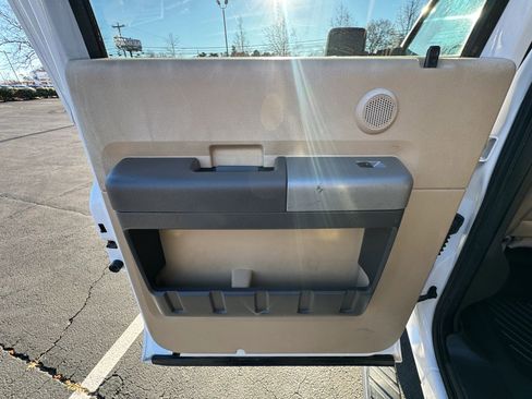 Used 2015 Ford F450 Lariat w/ Lariat Interior Package image 16