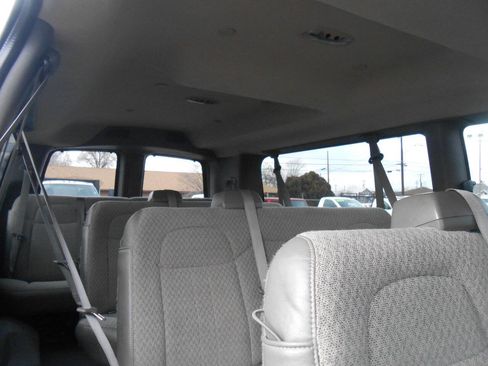 Used 2016 Chevrolet Express 3500 LT w/ LT Preferred Equipment Group image 13