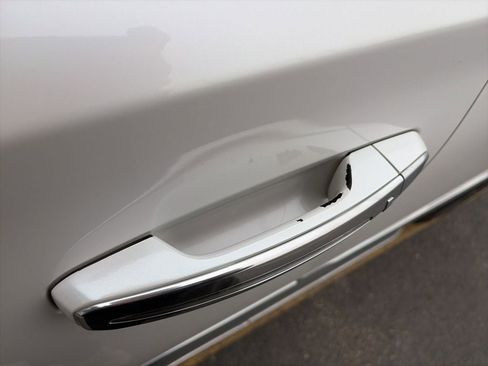 Used 2016 Cadillac Escalade Premium image 10