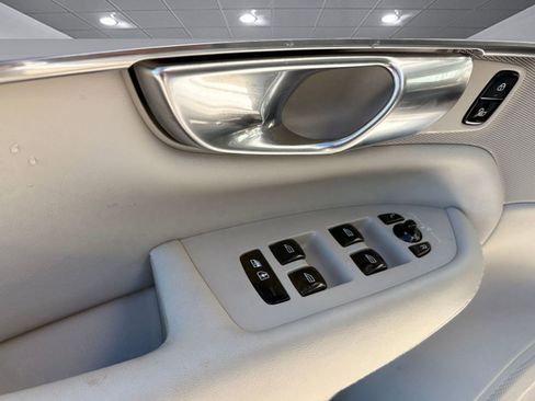 Certified 2023 Volvo XC90 B6 Plus image 12