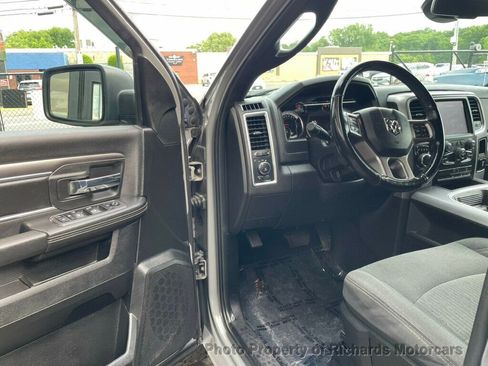 Used 2022 RAM 1500 Classic Warlock w/ Ceramic Grey Warlock Package AWD/4WD image 10