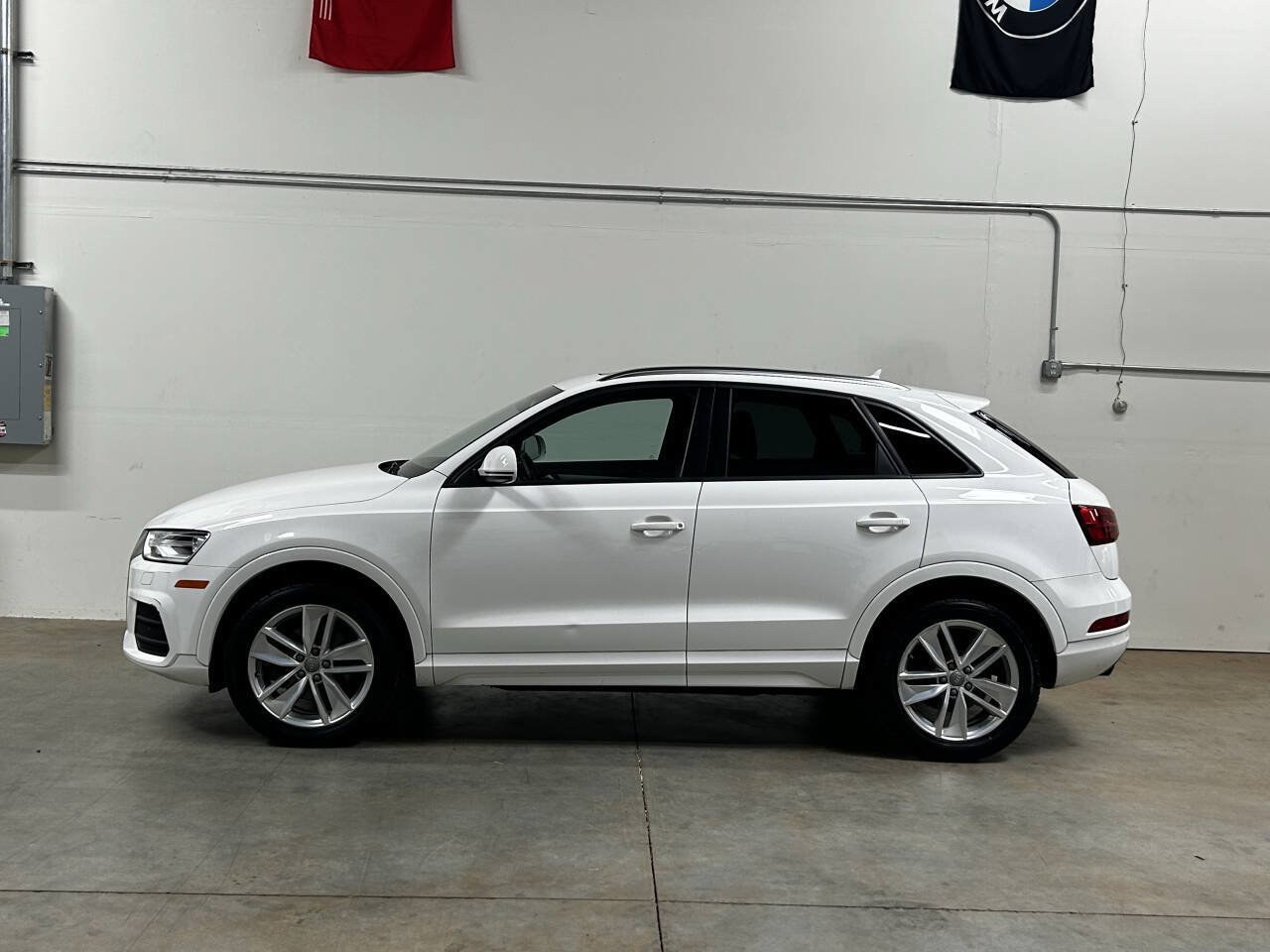Used 2017 Audi Q3 2.0T Premium FWD image 1