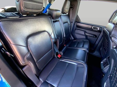 Used 2025 Ford Bronco Badlands AWD/4WD image 18