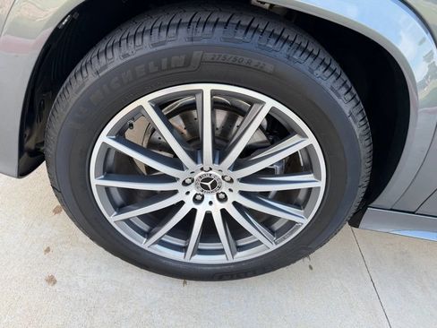 Used 2025 Mercedes-Benz GLS 450 4MATIC image 10