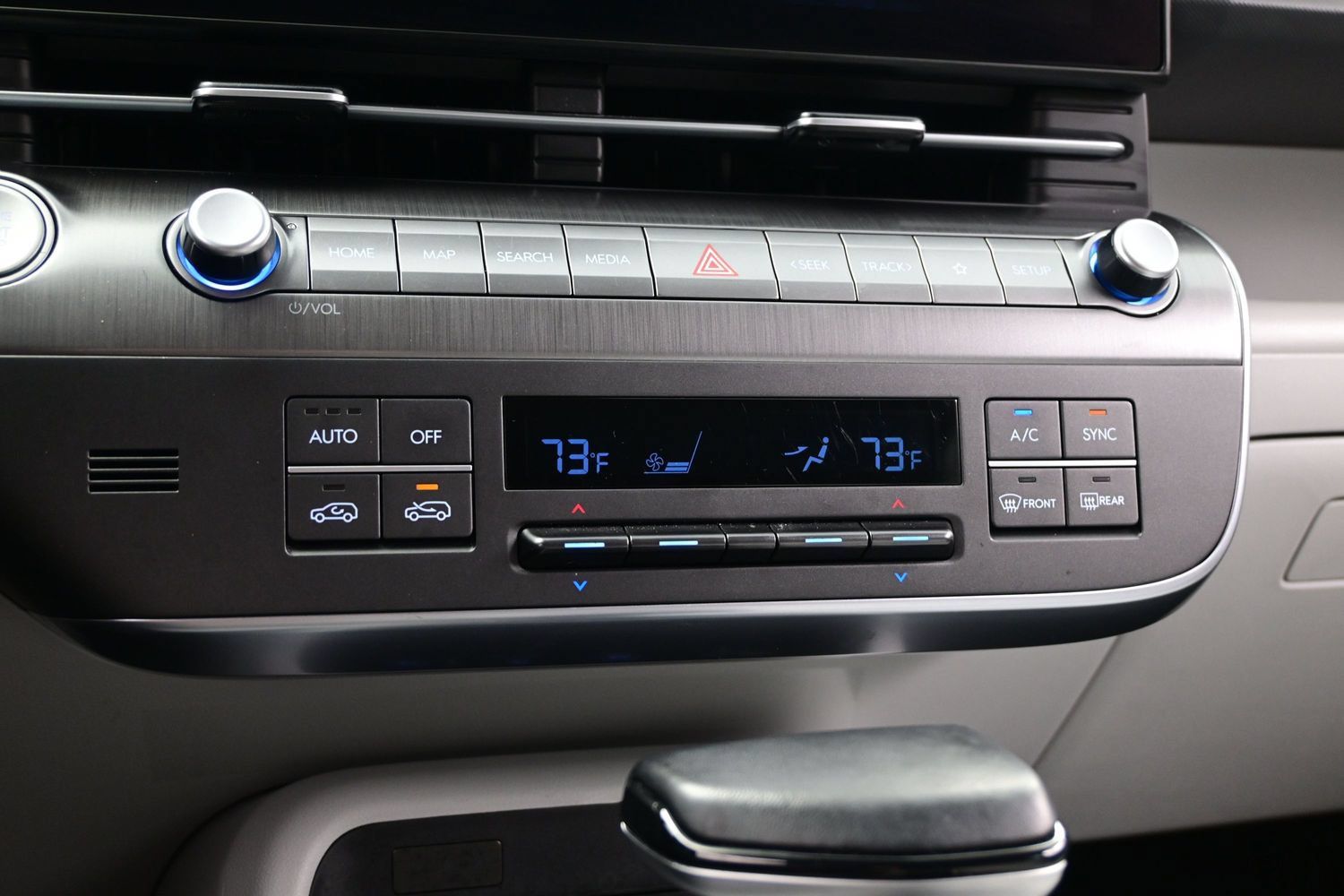 Certified 2025 Hyundai Kona SEL AWD/4WD image 20