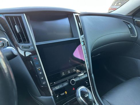 Used 2018 INFINITI Q50 Luxe w/ Essential Package (3.0T Luxe) AWD/4WD image 11