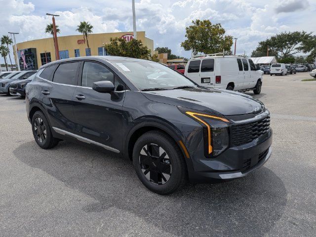 New 2027 Kia Sportage LX FWD image 8