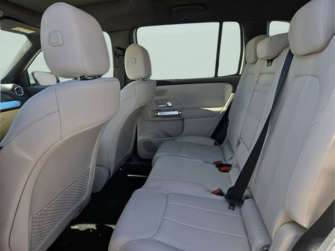 New 2026 Mercedes-Benz GLB 250 image 10