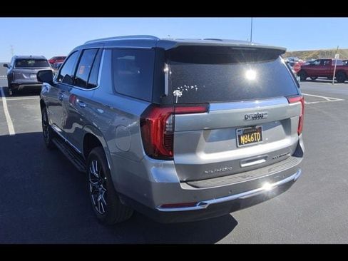 Used 2025 GMC Yukon Elevation AWD/4WD image 5
