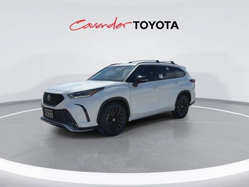 Certified 2026 Toyota Highlander XSE AWD/4WD image 4