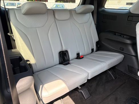 Used 2024 Hyundai Palisade SEL FWD image 34