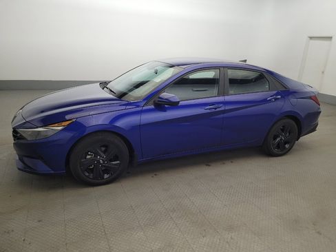 Used 2023 Hyundai Elantra SEL FWD image 2