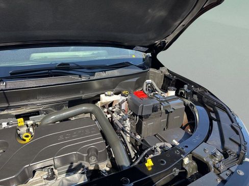 Used 2025 Chevrolet Equinox LT w/ Convenience Package II image 38