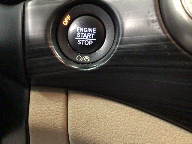 Used 2019 Jeep Grand Cherokee Laredo AWD/4WD image 23