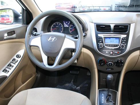 Used 2013 Hyundai Accent GLS image 11