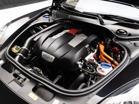 Used 2016 Porsche Panamera S image 38