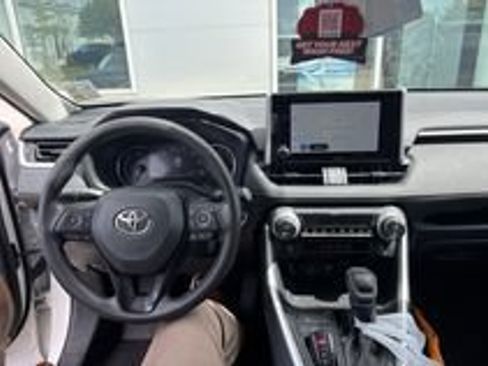 Used 2023 Toyota RAV4 XLE w/ Convenience Package FWD image 2