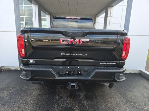Used 2022 GMC Sierra 3500 Denali w/ Denali Black Diamond Edition image 3