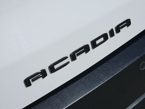 Used 2022 GMC Acadia SLE w/ Elevation Edition FWD image 14