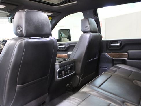 Used 2020 Chevrolet Silverado 2500 High Country image 12