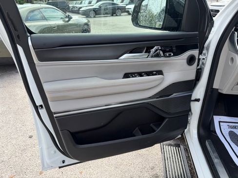 New 2026 Jeep Grand Wagoneer Summit AWD/4WD image 14