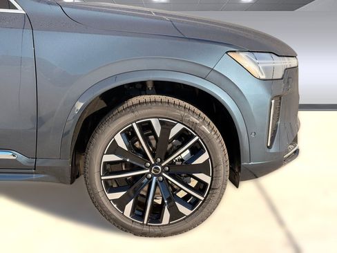 New 2026 Volvo XC90 B6 Plus w/ Protection Package Premier image 12