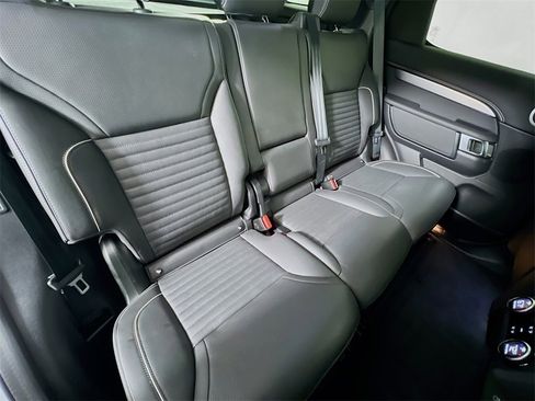 Certified 2024 Land Rover Discovery Dynamic SE image 29