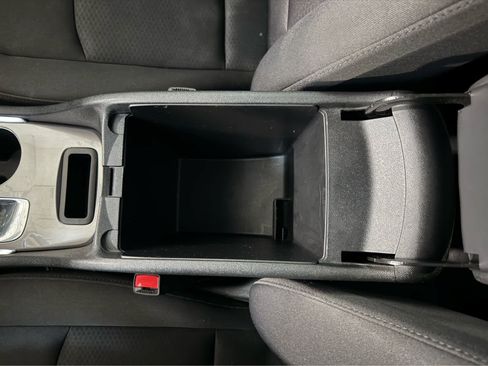 Used 2020 Chevrolet Malibu LT FWD image 22