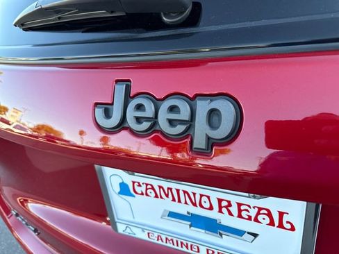 Used 2025 Jeep Compass Trailhawk AWD/4WD image 29