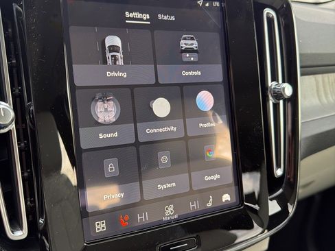 New 2026 Volvo XC40 B5 Plus w/ Protection Package Premier image 24